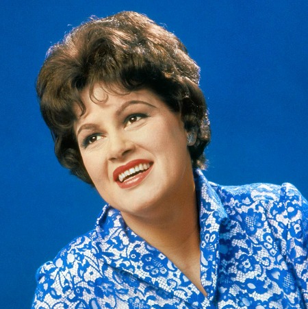 Patsy Cline does a cover of You Belong To Me from her last album, Sentimentally Yours.